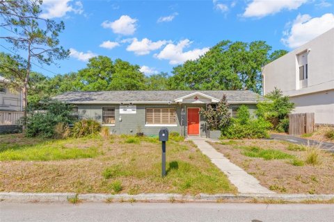 House in Tampa, Florida 3 bedrooms, 119.01 sq.m. № 2114844 - photo 2