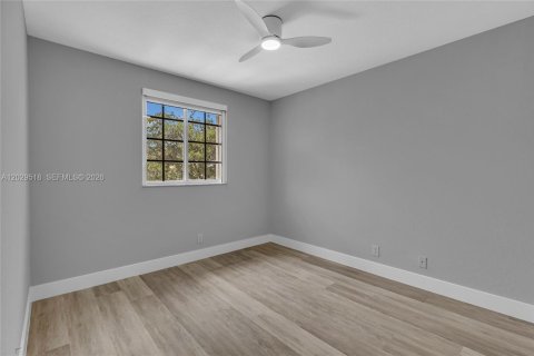 House in Weston, Florida 5 bedrooms, 273.23 sq.m. № 2086687 - photo 19