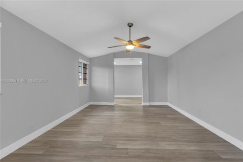 House in Weston, Florida 5 bedrooms, 273.23 sq.m. № 2086687 - photo 30