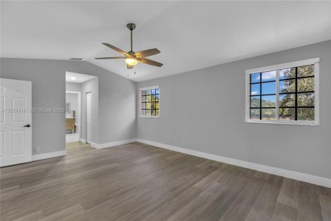 House in Weston, Florida 5 bedrooms, 273.23 sq.m. № 2086687 - photo 29