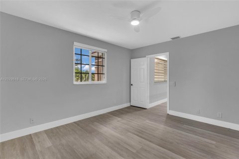House in Weston, Florida 5 bedrooms, 273.23 sq.m. № 2086687 - photo 18