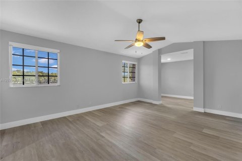 House in Weston, Florida 5 bedrooms, 273.23 sq.m. № 2086687 - photo 27