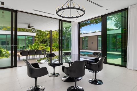 Villa ou maison à vendre à Pinecrest, Floride: 7 chambres, 476.22 m2 № 1922985 - photo 28