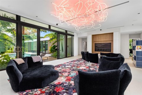 Villa ou maison à vendre à Pinecrest, Floride: 7 chambres, 476.22 m2 № 1922985 - photo 15