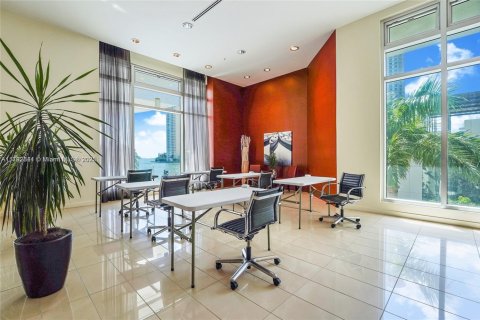 Condo in Miami, Florida, 1 bedroom  № 1874517 - photo 24