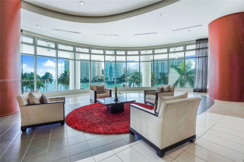 Condo in Miami, Florida, 1 bedroom  № 1874517 - photo 23