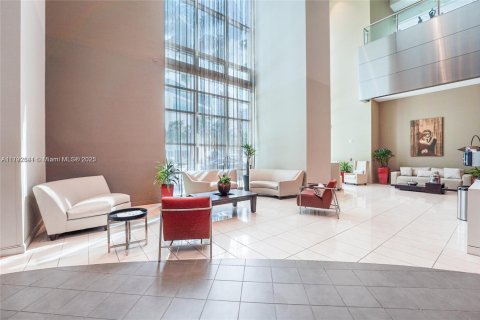 Condo in Miami, Florida, 1 bedroom  № 1874517 - photo 25