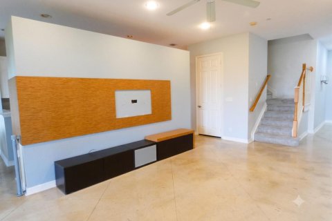 Townhouse in Boynton Beach, Florida 3 bedrooms, 206.8 sq.m. № 2249675 - photo 4