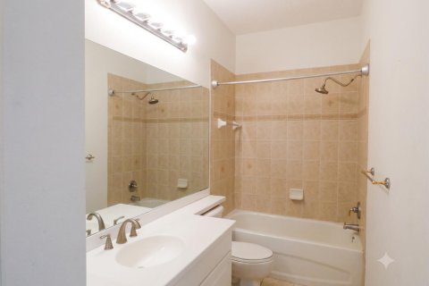 Townhouse in Boynton Beach, Florida 3 bedrooms, 206.8 sq.m. № 2249675 - photo 19