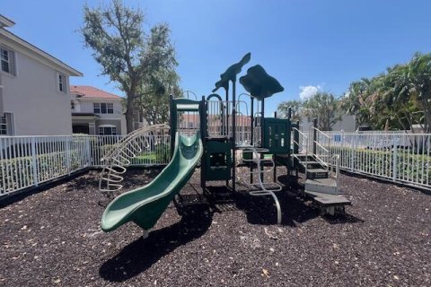 Townhouse in Boynton Beach, Florida 3 bedrooms, 206.8 sq.m. № 2249675 - photo 21
