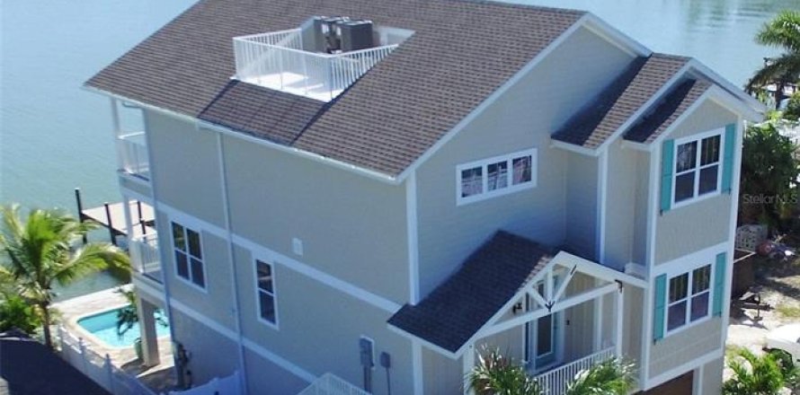 Casa en Indian Rocks Beach, Florida 4 dormitorios, 282.61 m2 № 1719121