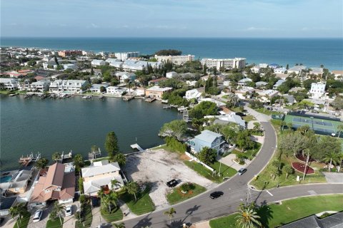 Villa ou maison à vendre à Indian Rocks Beach, Floride: 4 chambres, 282.61 m2 № 1719121 - photo 2