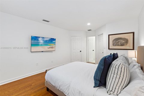 Villa ou maison à louer à Palmetto Bay, Floride: 5 chambres, 405.15 m2 № 2170139 - photo 18