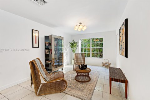 Villa ou maison à louer à Palmetto Bay, Floride: 5 chambres, 405.15 m2 № 2170139 - photo 12