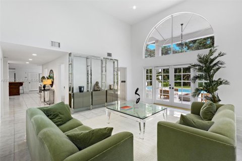Villa ou maison à louer à Palmetto Bay, Floride: 5 chambres, 405.15 m2 № 2170139 - photo 10