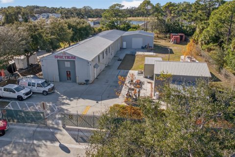 Immobilier commercial à Cocoa, Floride № 2081187