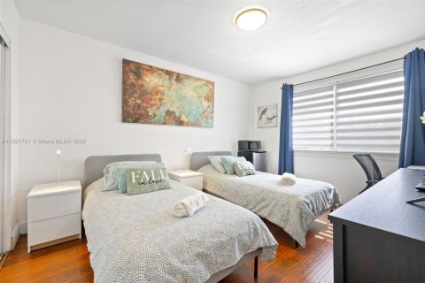 Villa ou maison à vendre à Miami, Floride: 4 chambres, 223.99 m2 № 2018642 - photo 19