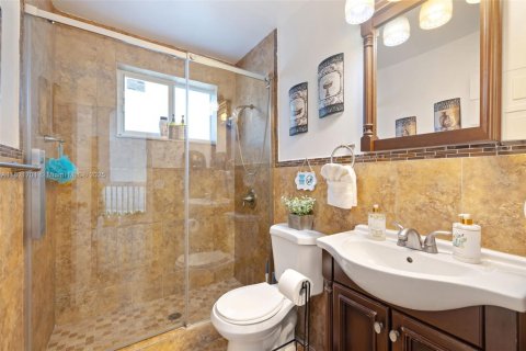 Villa ou maison à vendre à Miami, Floride: 4 chambres, 223.99 m2 № 2018642 - photo 21