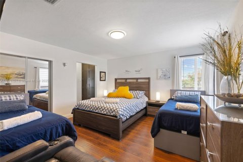 Villa ou maison à vendre à Miami, Floride: 4 chambres, 223.99 m2 № 2018642 - photo 25