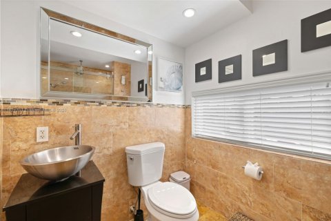 Villa ou maison à vendre à Miami, Floride: 4 chambres, 223.99 m2 № 2018642 - photo 26