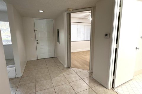 Condominio en venta en Pembroke Pines, Florida, 2 dormitorios, 112.13 m2 № 2178704 - foto 5