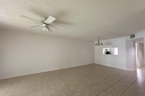 Condominio en venta en Pembroke Pines, Florida, 2 dormitorios, 112.13 m2 № 2178704 - foto 3