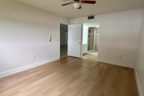 Condominio en venta en Pembroke Pines, Florida, 2 dormitorios, 112.13 m2 № 2178704 - foto 9