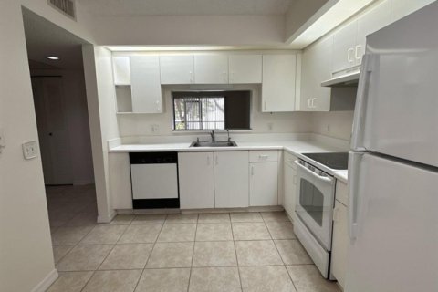 Condominio en venta en Pembroke Pines, Florida, 2 dormitorios, 112.13 m2 № 2178704 - foto 8