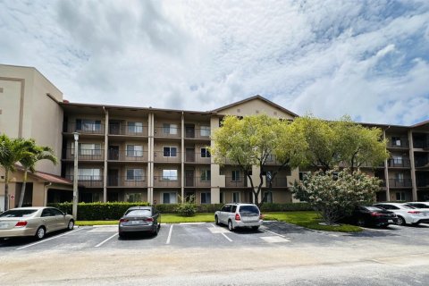 Condominio en venta en Pembroke Pines, Florida, 2 dormitorios, 112.13 m2 № 2178704 - foto 25