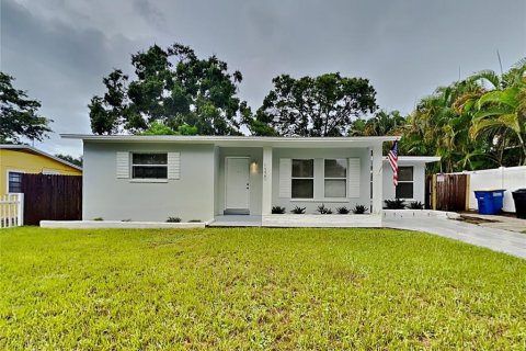 Casa en alquiler en Clearwater, Florida, 3 dormitorios, 92.07 m2 № 1911006 - foto 1