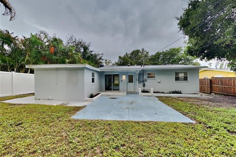 Casa en alquiler en Clearwater, Florida, 3 dormitorios, 92.07 m2 № 1911006 - foto 20