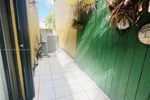 Villa ou maison à vendre à Miami, Floride: 4 chambres, 234.86 m2 № 1792477 - photo 6