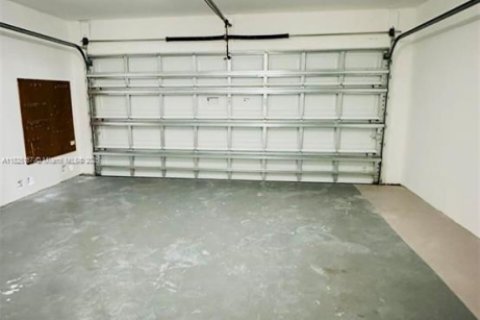 Villa ou maison à vendre à Miami, Floride: 4 chambres, 234.86 m2 № 1792477 - photo 10