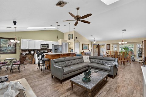 House in Jupiter, Florida 3 bedrooms, 157.93 sq.m. № 2390619 - photo 10