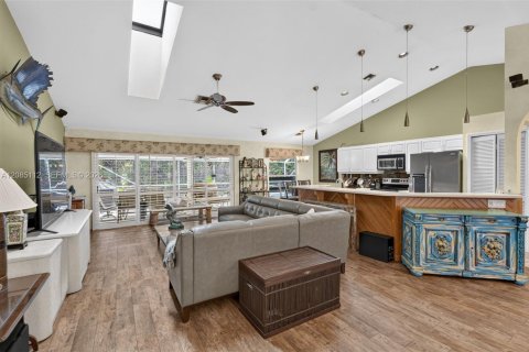 House in Jupiter, Florida 3 bedrooms, 157.93 sq.m. № 2390619 - photo 8