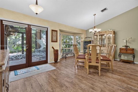 House in Jupiter, Florida 3 bedrooms, 157.93 sq.m. № 2390619 - photo 7