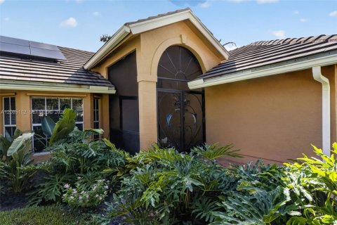 House in Jupiter, Florida 3 bedrooms, 157.93 sq.m. № 2390619 - photo 2