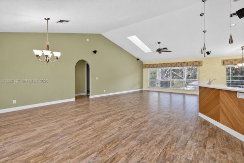 House in Jupiter, Florida 3 bedrooms, 157.93 sq.m. № 2390619 - photo 6