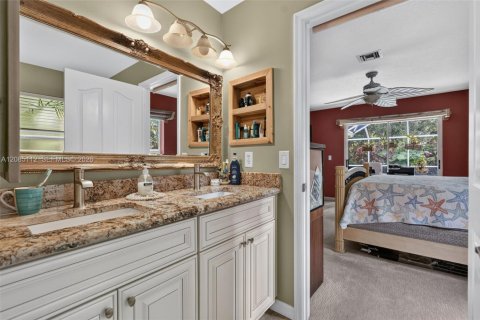 House in Jupiter, Florida 3 bedrooms, 157.93 sq.m. № 2390619 - photo 16