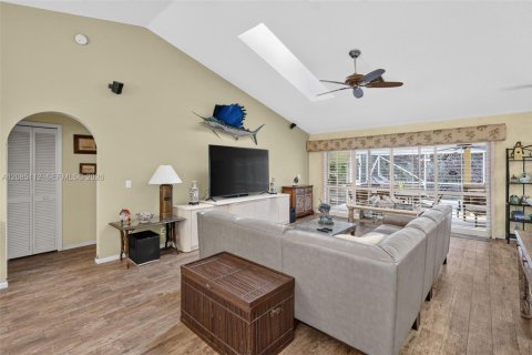 House in Jupiter, Florida 3 bedrooms, 157.93 sq.m. № 2390619 - photo 9
