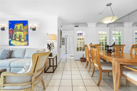 Condominio en venta en Key Biscayne, Florida, 2 dormitorios, 102.66 m2 № 1949562 - foto 10