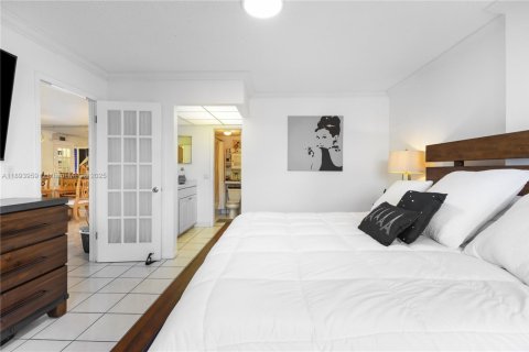 Condominio en venta en Key Biscayne, Florida, 2 dormitorios, 102.66 m2 № 1949562 - foto 18