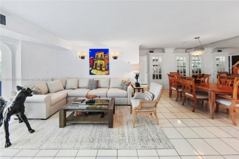 Condominio en venta en Key Biscayne, Florida, 2 dormitorios, 102.66 m2 № 1949562 - foto 9