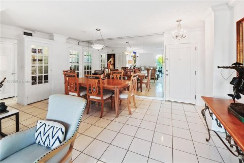 Condominio en venta en Key Biscayne, Florida, 2 dormitorios, 102.66 m2 № 1949562 - foto 8