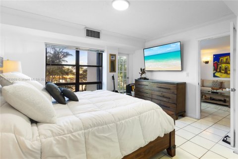 Condominio en venta en Key Biscayne, Florida, 2 dormitorios, 102.66 m2 № 1949562 - foto 4