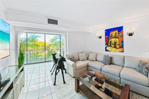 Condominio en venta en Key Biscayne, Florida, 2 dormitorios, 102.66 m2 № 1949562 - foto 11
