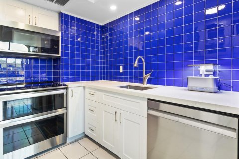 Condominio en venta en Key Biscayne, Florida, 2 dormitorios, 102.66 m2 № 1949562 - foto 14