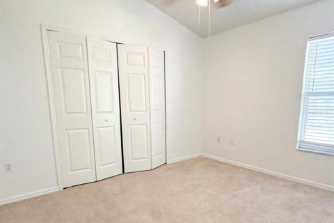 Villa ou maison à louer à Kissimmee, Floride: 4 chambres, 164.16 m2 № 2413885 - photo 13