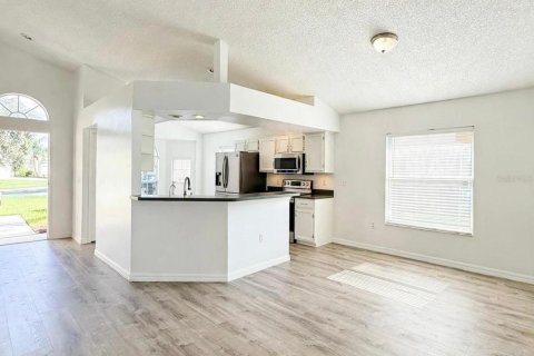 Villa ou maison à louer à Kissimmee, Floride: 4 chambres, 164.16 m2 № 2413885 - photo 7