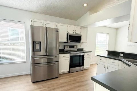 Villa ou maison à louer à Kissimmee, Floride: 4 chambres, 164.16 m2 № 2413885 - photo 3